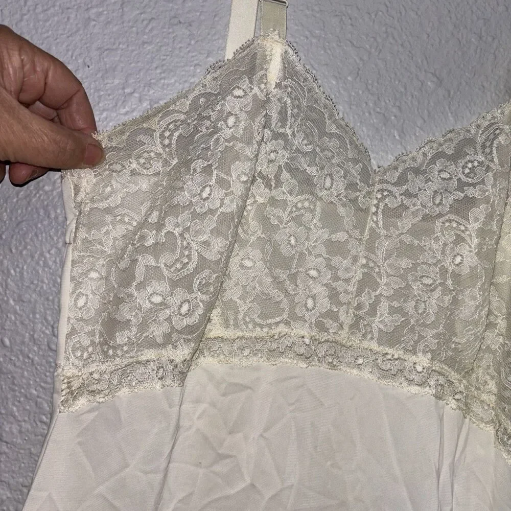 Vintage VTG Ivory Lace Scallop Slip Dress Nightgown 30 Small Adjust Straps Slit - Picture 3 of 8